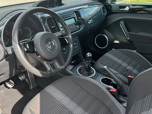 Used 2012 Volkswagen Beetle 2.0T image 4