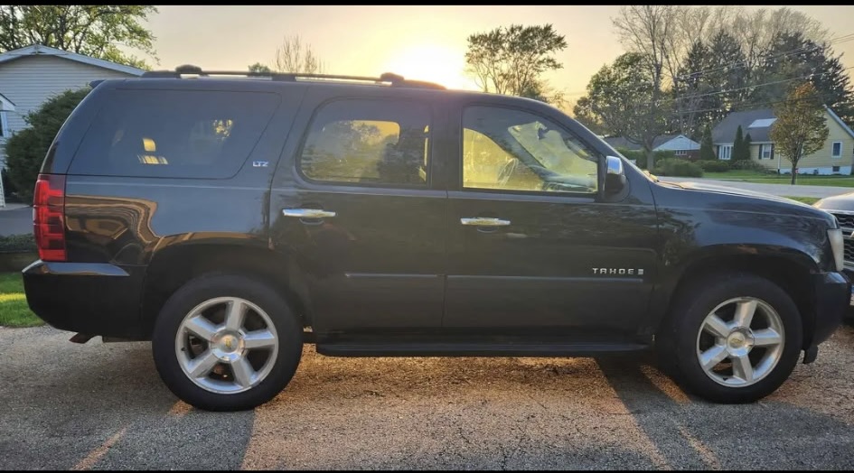 Used 2007 Chevrolet Tahoe LTZ w/ LTZ Preferred Equipment Group AWD/4WD image 1