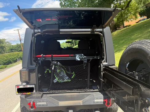 Used 2011 Jeep Wrangler Unlimited Sport AWD/4WD image 9