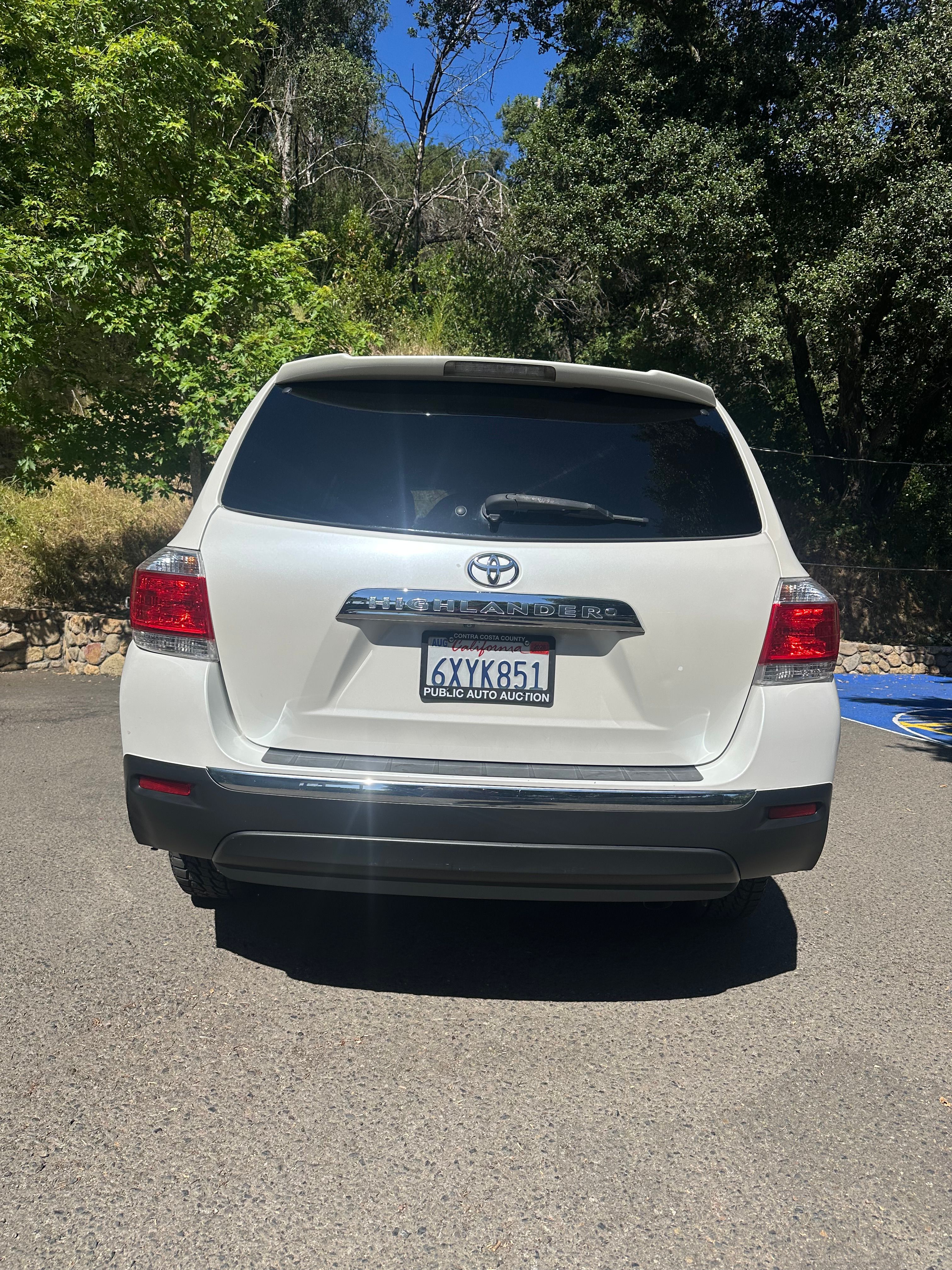Used 2012 Toyota Highlander SE w/ Tow Pkg FWD image 10