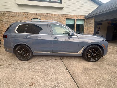 Used 2023 BMW X7 xDrive40i w/ Premium Package AWD/4WD image 2