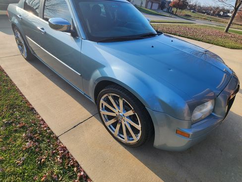 Used 2009 Chrysler 300 LX image 13