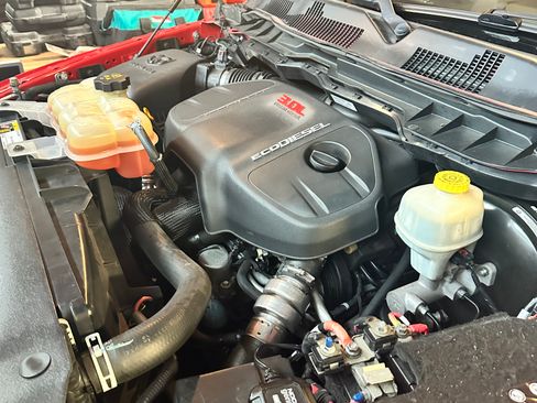 Used 2016 RAM 1500 Laramie w/ Convenience Group image 6