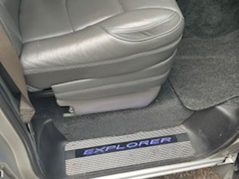 Used 2020 Chevrolet Express 2500 w/ Enhanced Convenience Package image 23