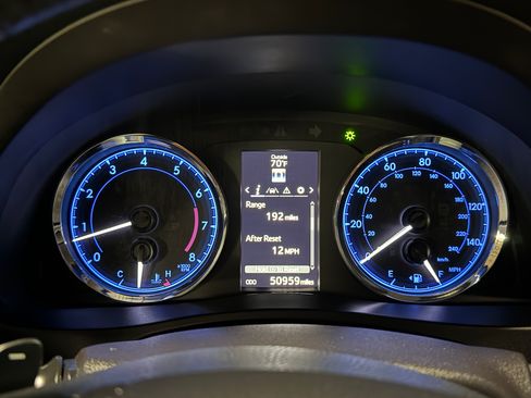 Used 2018 Toyota Corolla SE w/ Carpet Mat Package (TMS) image 29