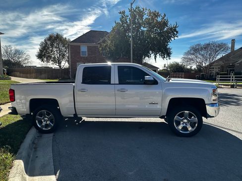 Used 2017 Chevrolet Silverado 1500 LT w/ Texas Edition image 5