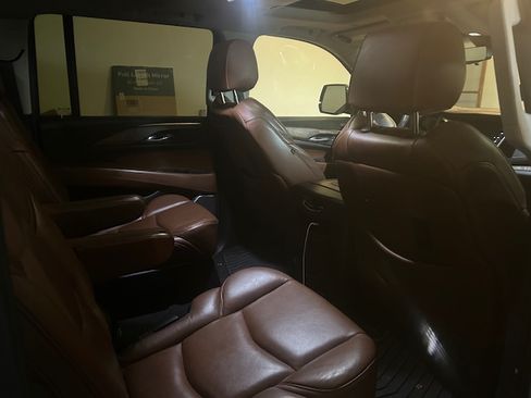 Used 2018 Cadillac Escalade ESV Luxury w/ LPO, Radiant Package image 5