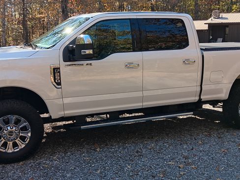 Used 2018 Ford F250 Lariat w/ Chrome Package image 1