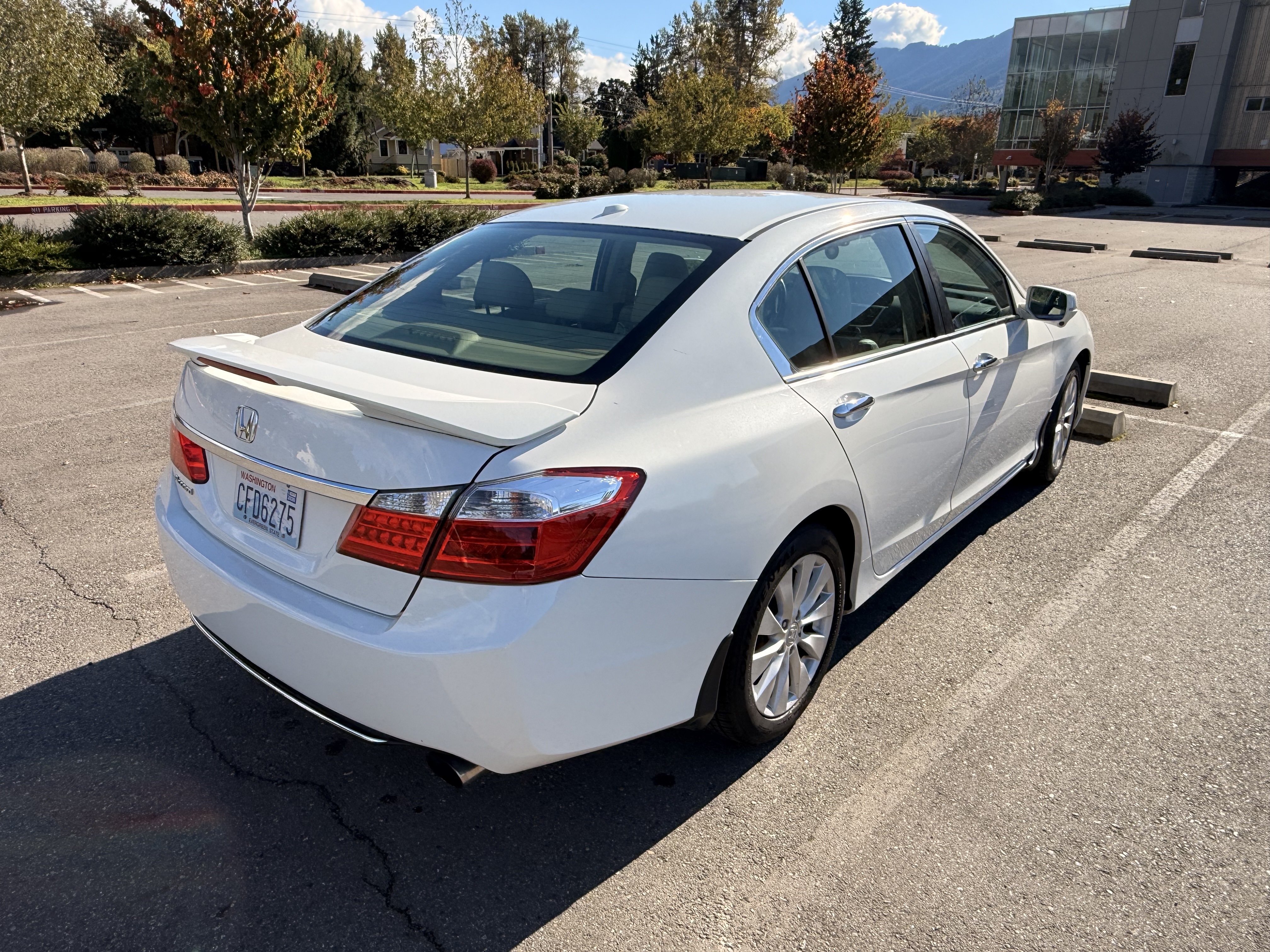Used 2014 Honda Accord EX-L image 11