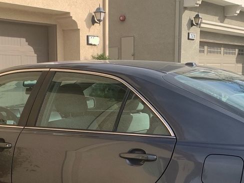 Used 2011 Toyota Camry LE image 4