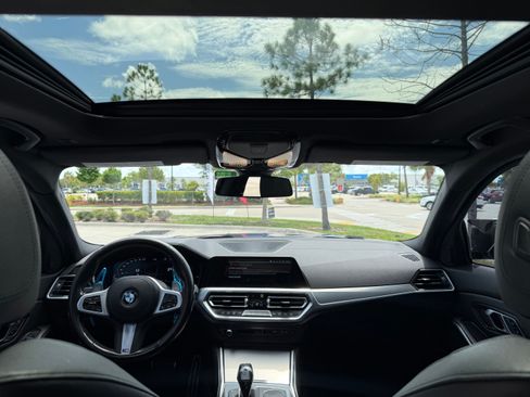 Used 2019 BMW 330i Sedan w/ M Sport Package RWD image 2