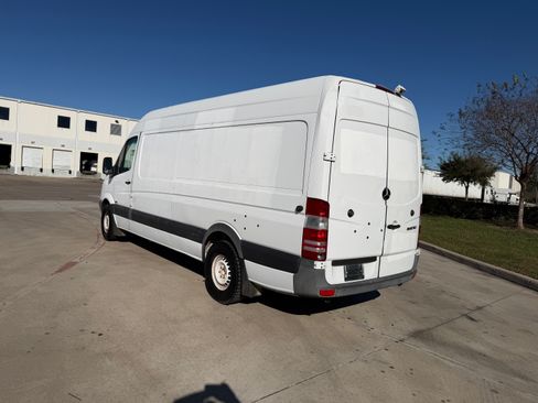 Used 2012 Mercedes-Benz Sprinter 2500 image 5
