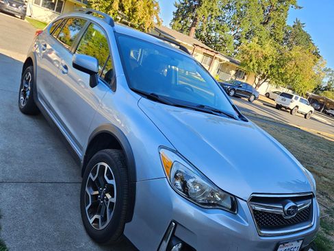 Used 2017 Subaru Crosstrek 2.0i Premium w/ Popular Package #2 image 1