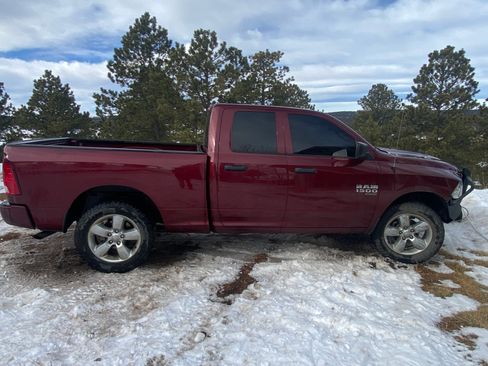 Used 2019 RAM 1500 Express w/ Express Value Package AWD/4WD image 4