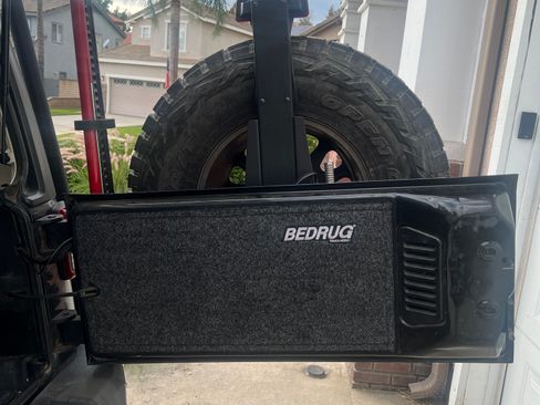 Used 2012 Jeep Wrangler Unlimited Sport image 14