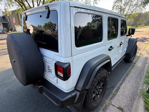 Used 2024 Jeep Wrangler Unlimited AWD/4WD image 4