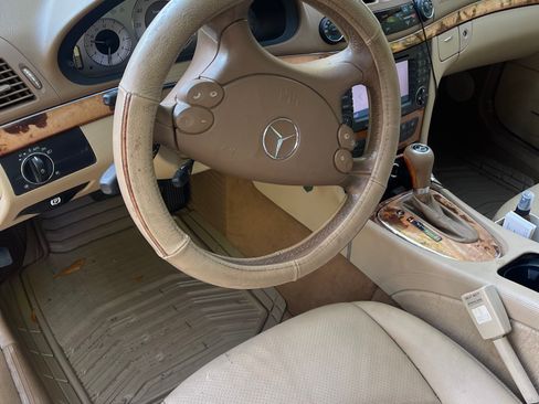 Used 2008 Mercedes-Benz E 350 E 350 Sedan 4D image 5