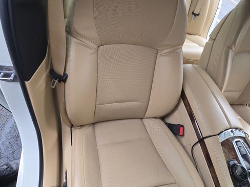 Used 2015 BMW 750i xDrive w/ M Sport Edition image 13