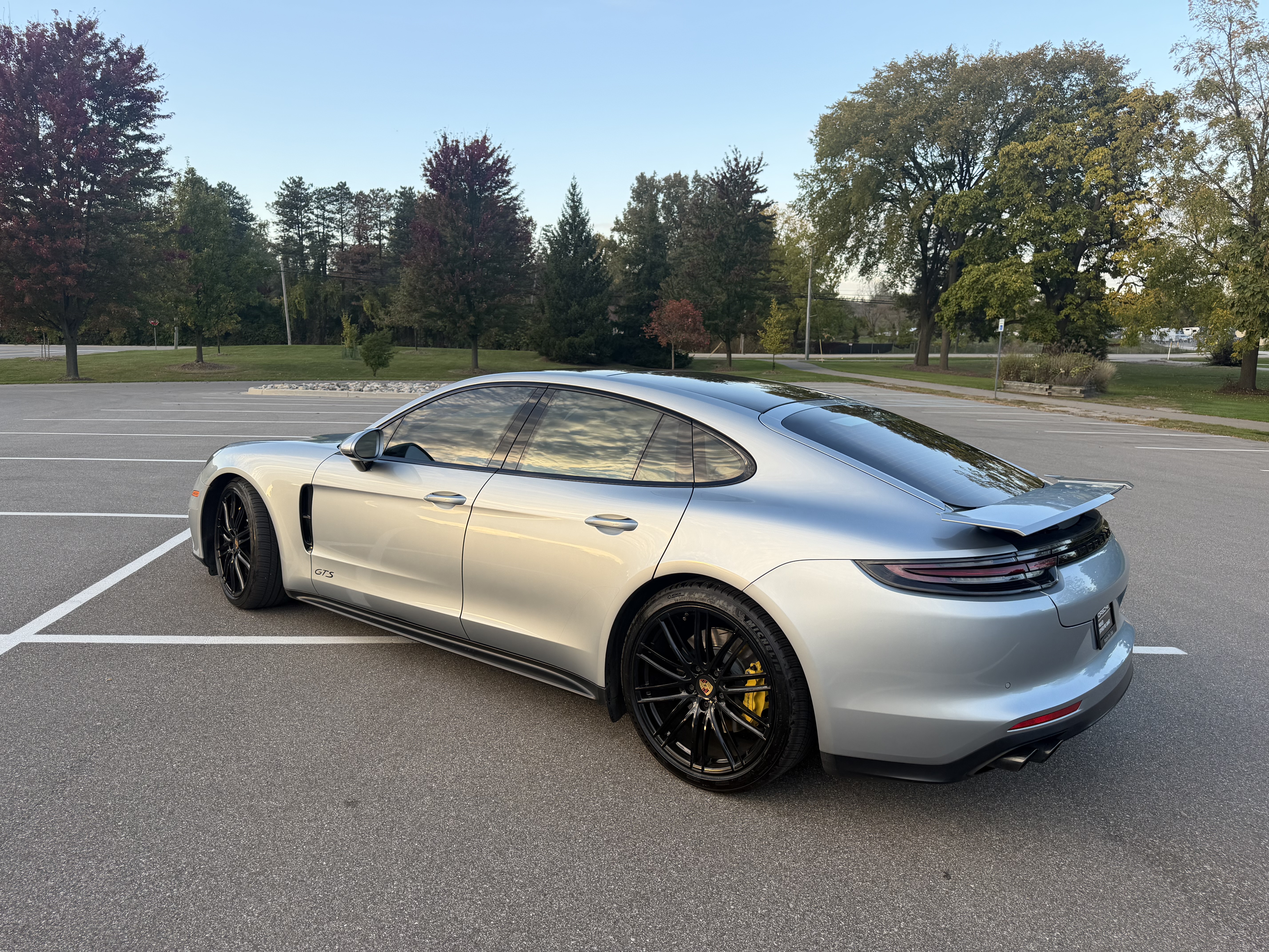Used 2019 Porsche Panamera GTS w/ Assistance Package AWD/4WD image 2