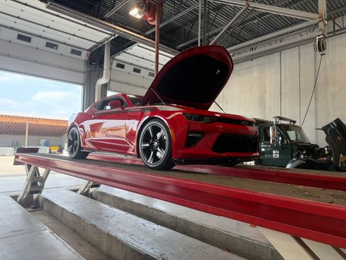 Used 2016 Chevrolet Camaro SS RWD image 10