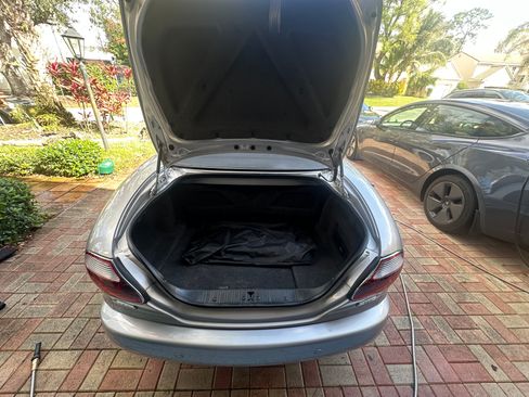 Used 2005 Jaguar XK8 Convertible image 21