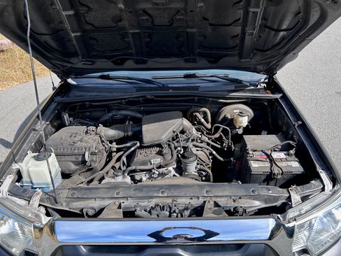 Used 2013 Toyota Tacoma PreRunner w/ SR5 Pkg RWD image 19