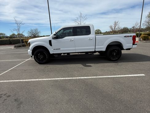 Used 2019 Ford F250 Lariat w/ Lariat Value Package image 9