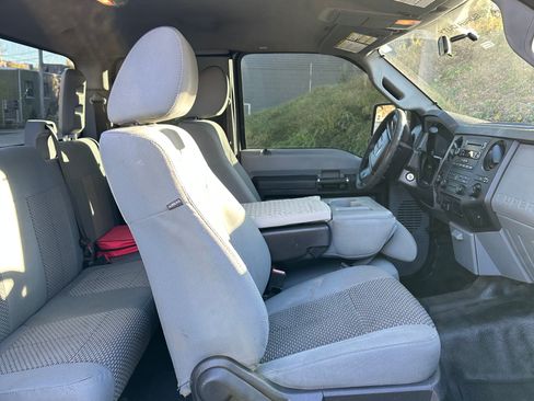 Used 2016 Ford F250 XL w/ XL Appearance Package image 8
