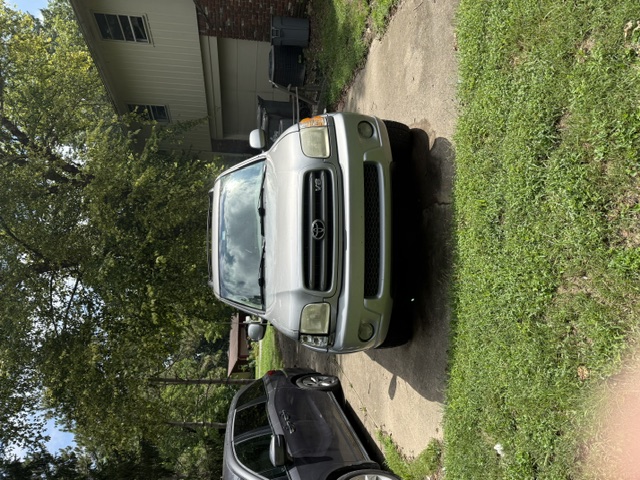 Used 2003 Toyota Sequoia SR5 AWD/4WD image 2