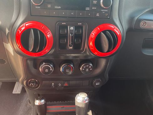 Used 2015 Jeep Wrangler Unlimited Sport w/ Quick Order Package 24S image 12