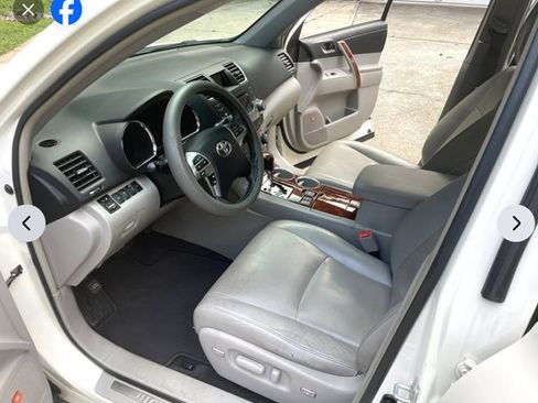 Used 2012 Toyota Highlander Limited image 10