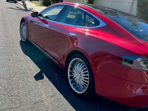 Used 2014 Tesla Model S P85 image 22