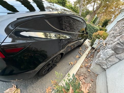 Used 2021 Tesla Model Y 2WD image 6