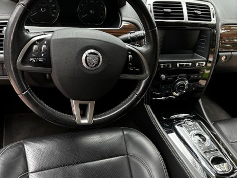 Used 2012 Jaguar XK Convertible image 10