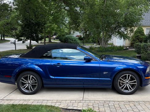 Used 2007 Ford Mustang GT Premium RWD image 2