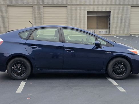 Used 2014 Toyota Prius Four image 9