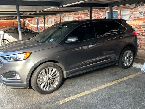 Used 2021 Ford Edge Titanium w/ Equipment Group 301A FWD image 5