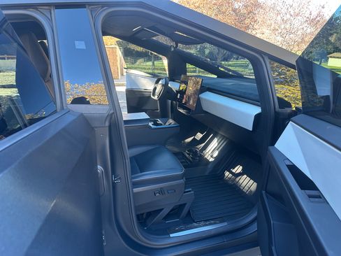 Used 2024 Tesla Cybertruck Cyberbeast image 19