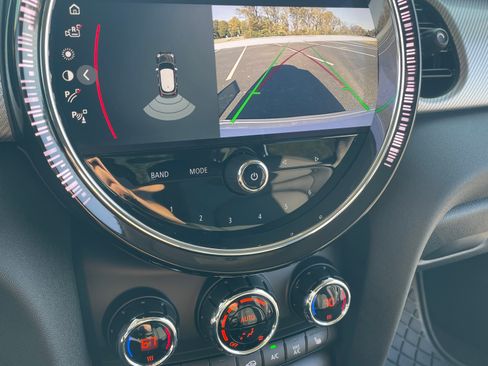 Used 2022 MINI Cooper 4-Door Hardtop image 10