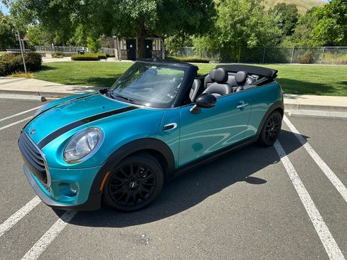 Used 2016 MINI Cooper Convertible image 1