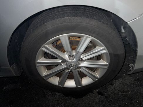 Used 2013 Toyota Camry XLE image 15