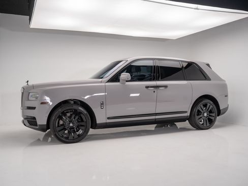 Used 2021 Rolls-Royce Cullinan image 4