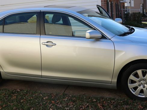 Used 2007 Toyota Camry SE image 1