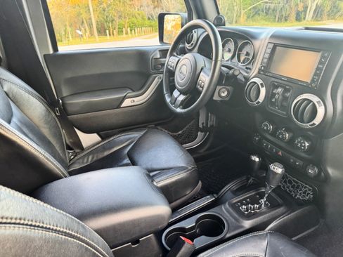 Used 2013 Jeep Wrangler Unlimited Sahara w/ Dual Top Group image 9