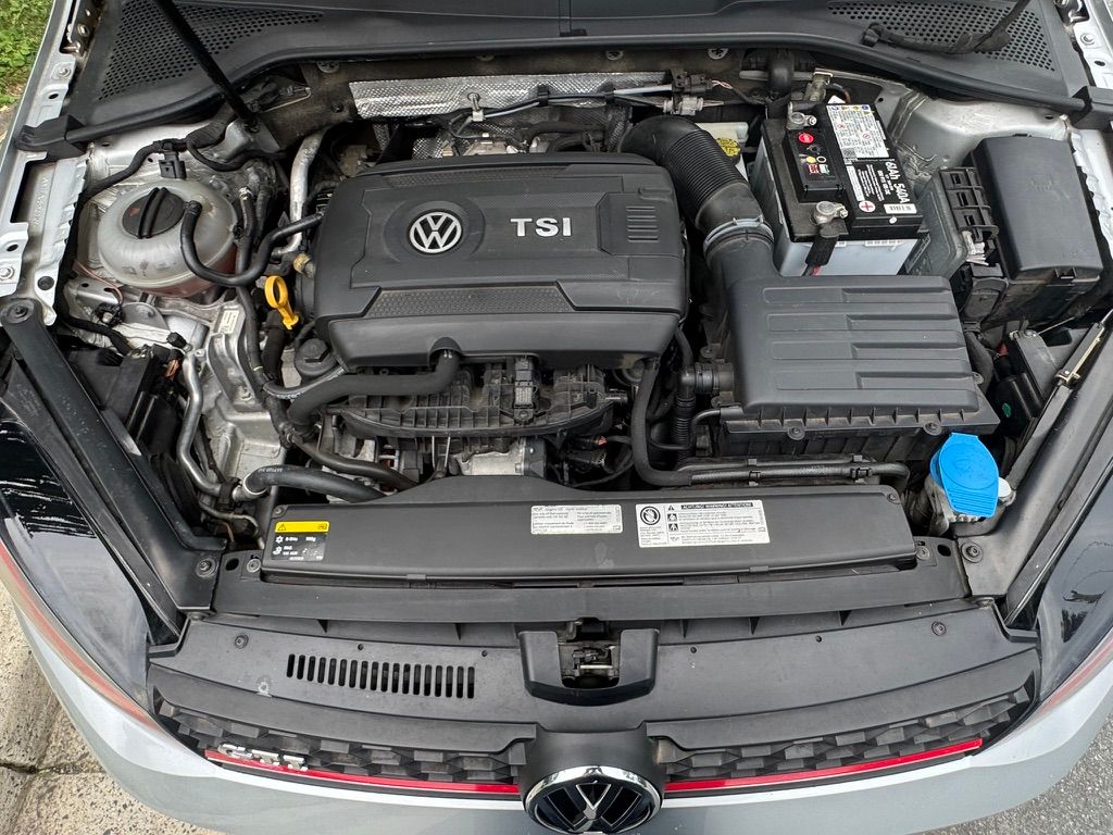 Used 2015 Volkswagen GTI SE FWD image 18