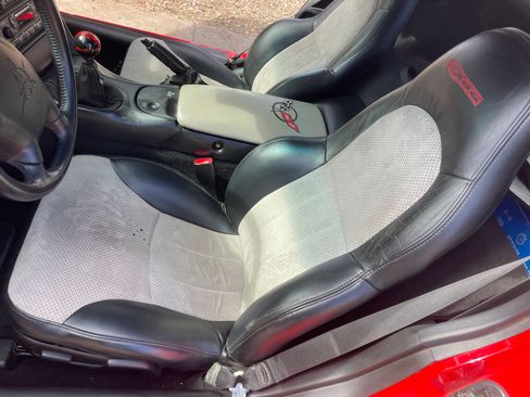 Used 2004 Chevrolet Corvette Z06 w/ Memory Package image 5