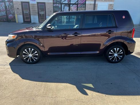 Used 2014 Scion xB image 8
