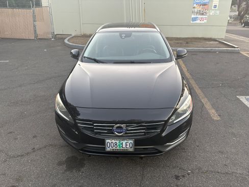Used 2015 Volvo V60 T5 Premier image 1