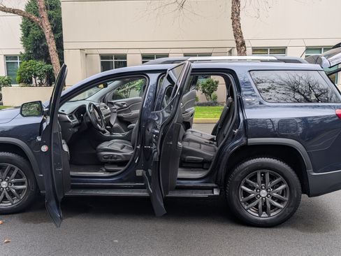 Used 2017 GMC Acadia SLT image 13