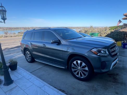 Used 2018 Mercedes-Benz GLS 450 4MATIC image 4